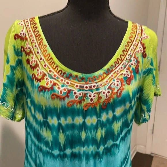 Wine’s Tie-Dye Summer Dress Short Sleeves Embroidered Size OS - Picture 2 of 13